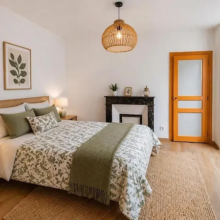 Hébergement de vacances 4bedroom House Cathedral View Old Mans 10 People Le Mans